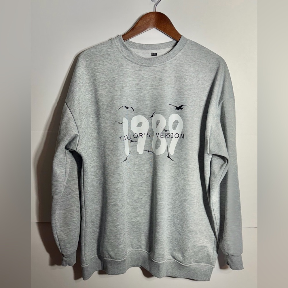 Gray Comfy 1989 Taylor's Version Graphic Sweatshirt With Birds Swifty - Picture 2 of 6